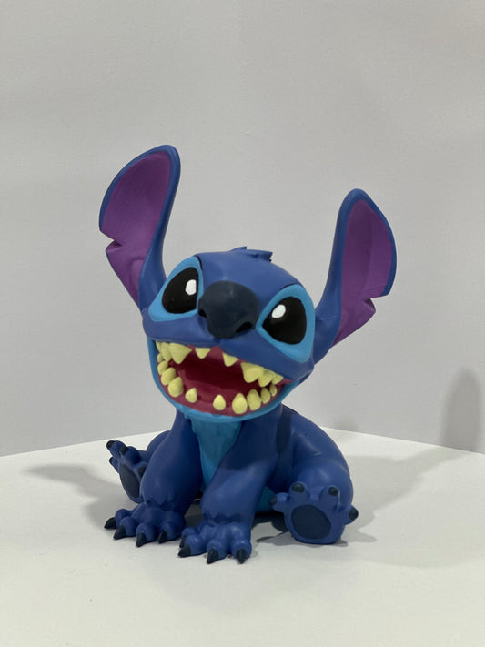 Figura Artesanal Pintada à Mão — Edição Limitada
